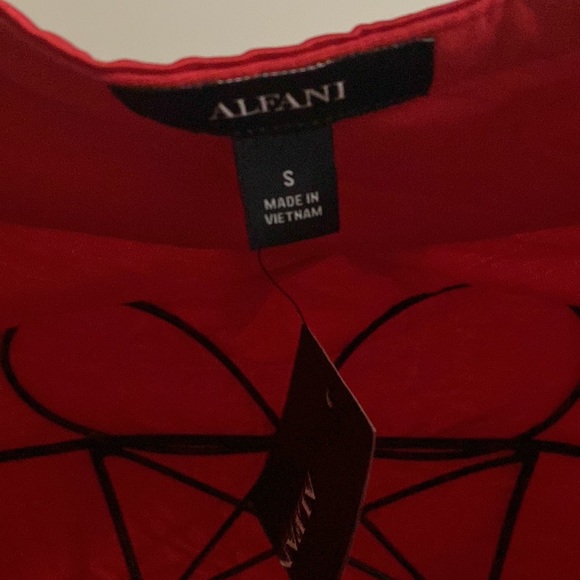 Alfani red essential tee. BNWT - Picture 3 of 7
